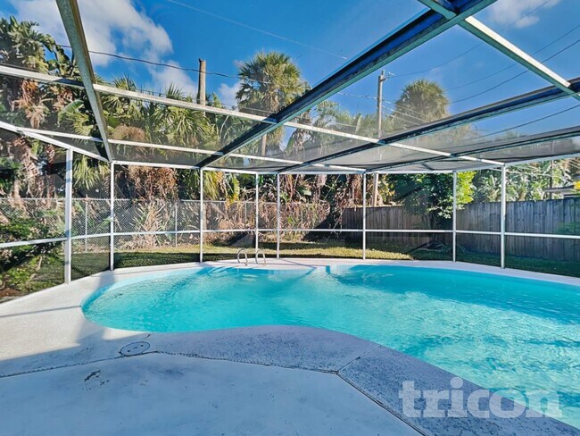 Building Photo - 3516 E Roundtree Dr