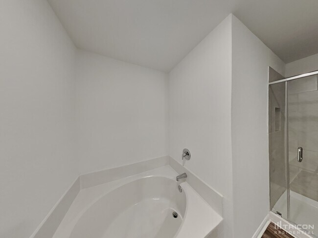 Building Photo - 4007 Trail de Paris