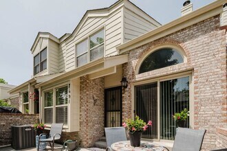 Building Photo - Gorgeous 3 Bed / 4 Bath Townhome in Centen...