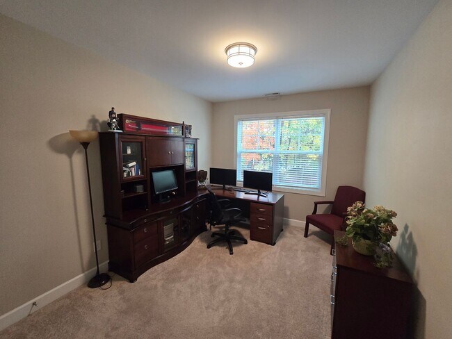 Building Photo - Spacious 4BR + Bonus, 4.5BA Home with 3-Car Garage in Brightleaf at the Park