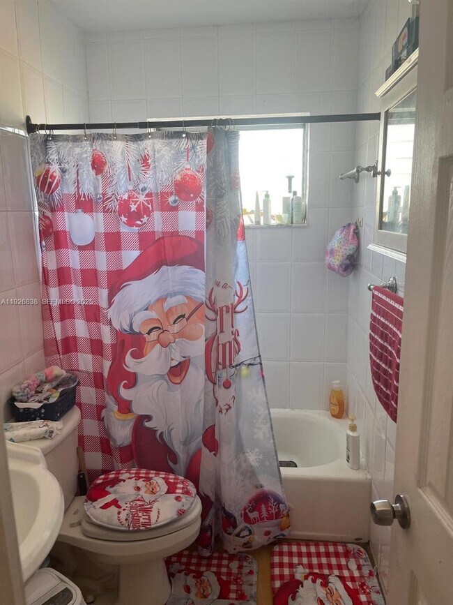 Building Photo - 900 Euclid Ave