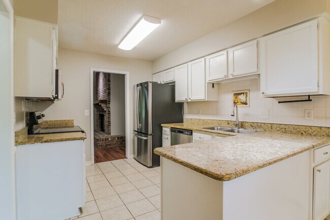 Building Photo - 5430 Otters Run Ln