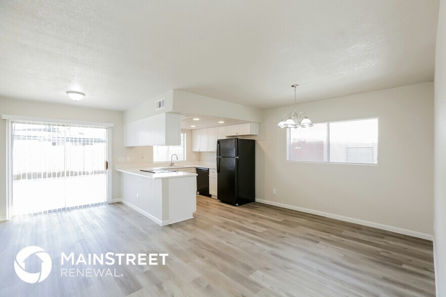 Building Photo - 3522 W Malapai Dr