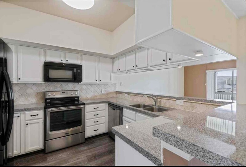 Building Photo - 124 April Point Dr S