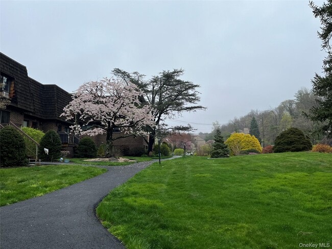 Building Photo - 3 Briarcliff Dr S