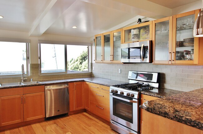 Building Photo - 7328 VISTA DEL MAR Ln