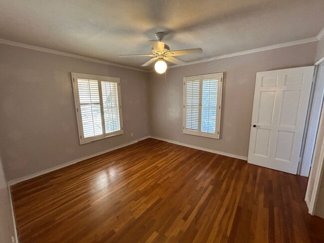 Building Photo - Move in SPECIAL $500.00 off first months rent