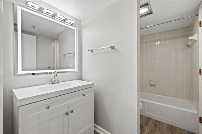 Building Photo - 5950 Pelican Bay Plaza S