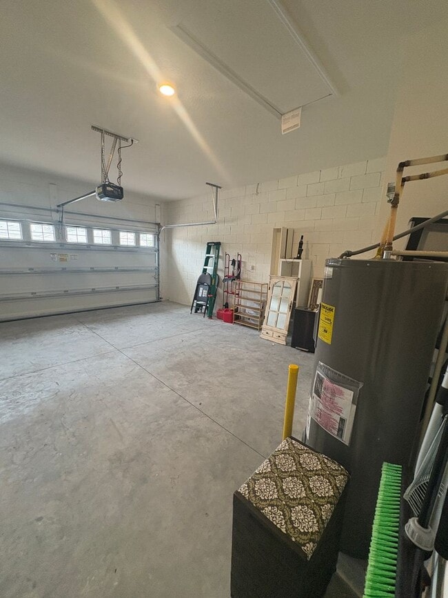 Building Photo - Charming 2-Bed 2-Bath Home plus Flex Room -  55+ community