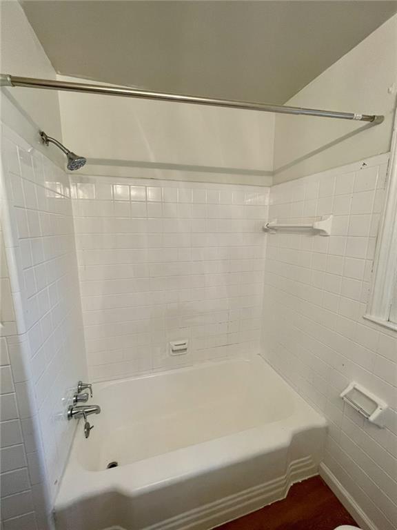 Building Photo - 6328 Oakview Ln