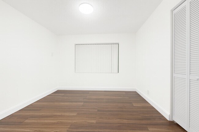 Building Photo - 1027 Beech Rd