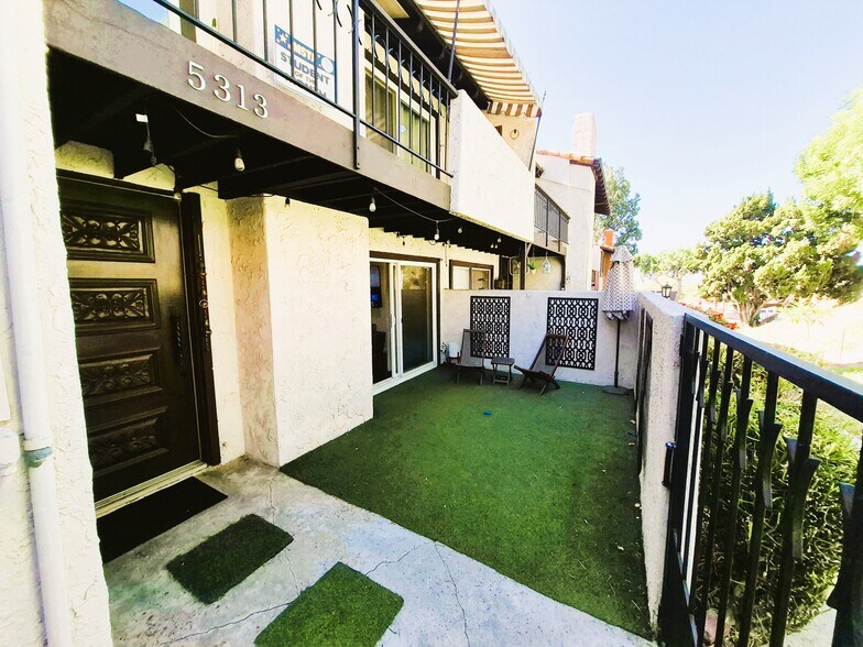 Building Photo - 5313 Sevilla Ct
