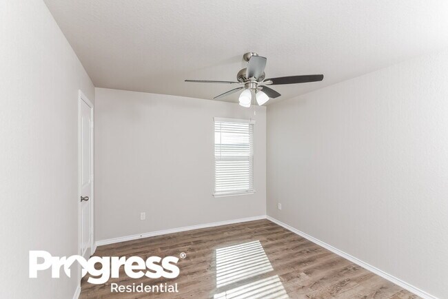 Building Photo - 11519 Verde Bend