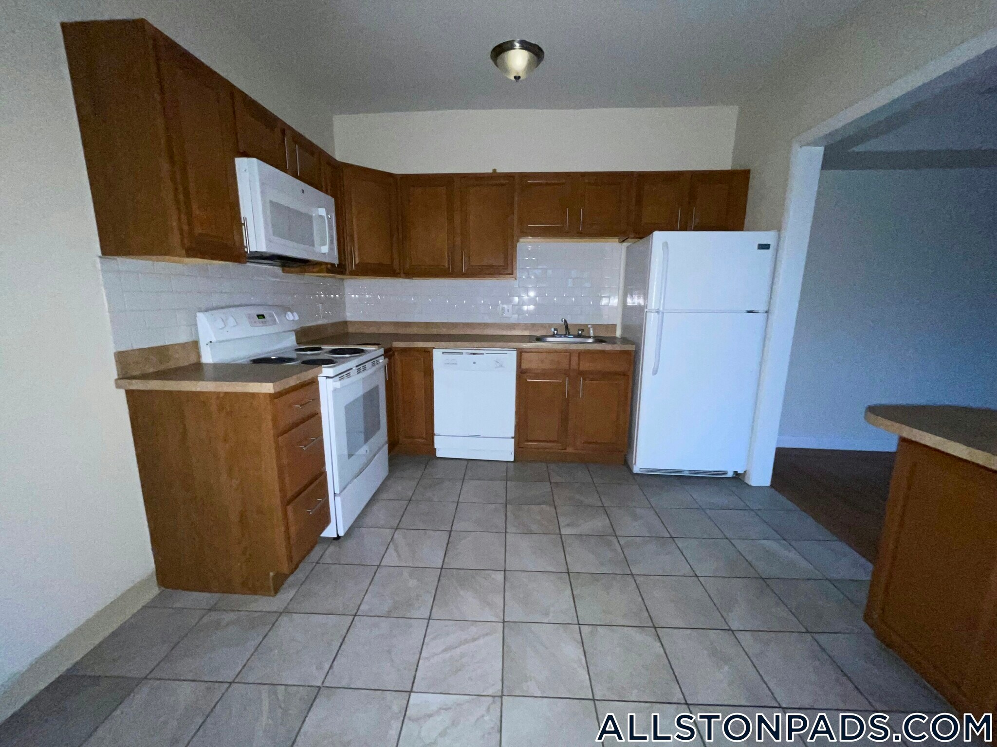 Building Photo - 1131 Commonwealth Ave