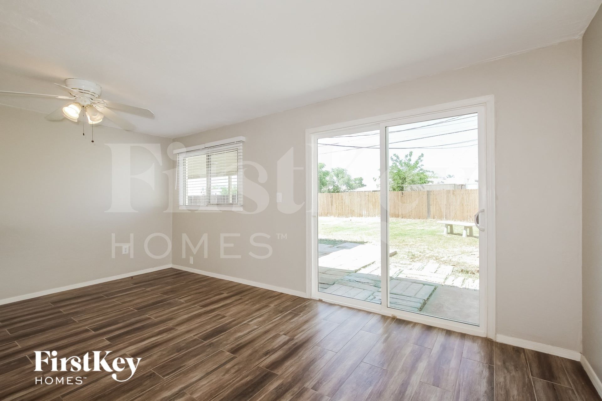 Building Photo - 2126 W San Miguel Ave