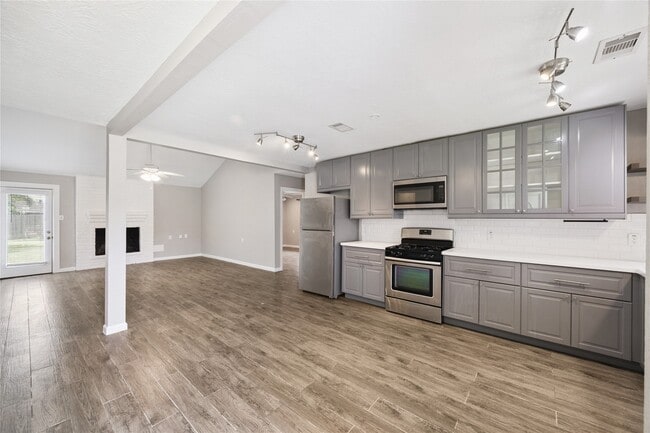 Building Photo - 612 Wisconsin St