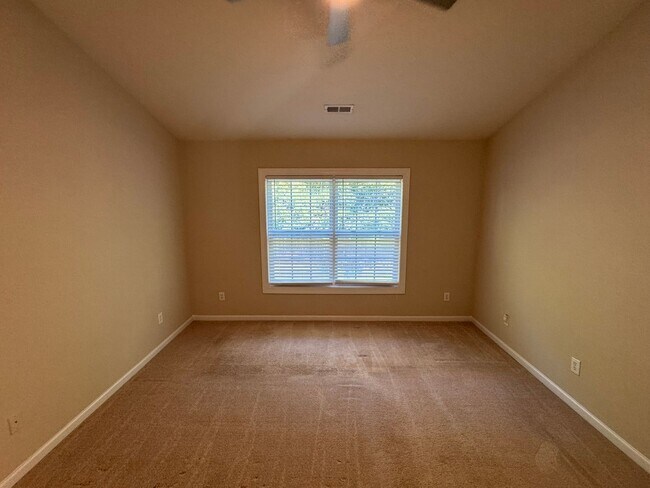 Building Photo - 15620 Prescott Hill Ave