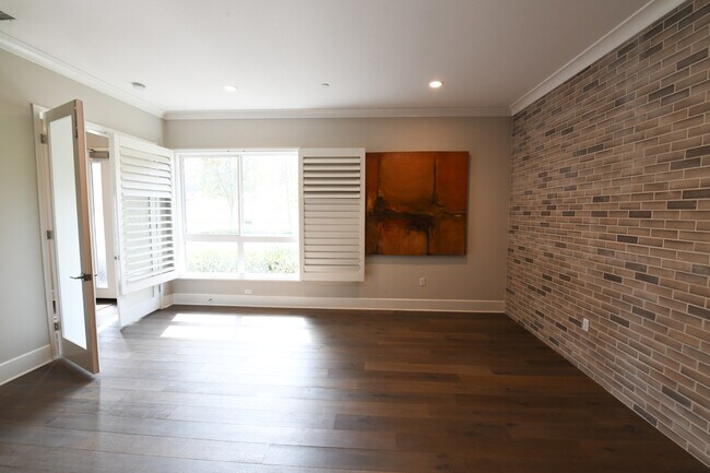 Building Photo - 12775 Bluff Creek Dr