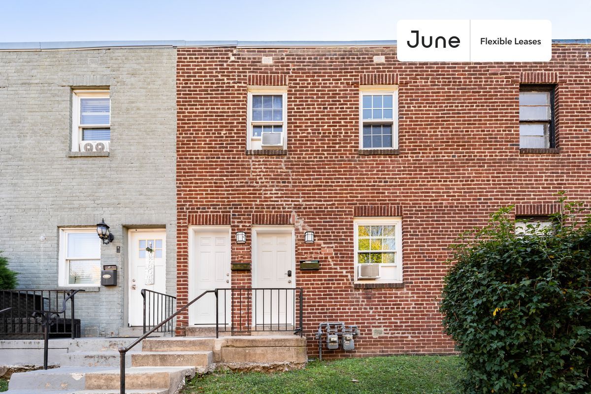 Building Photo - 1105 16th St NE
