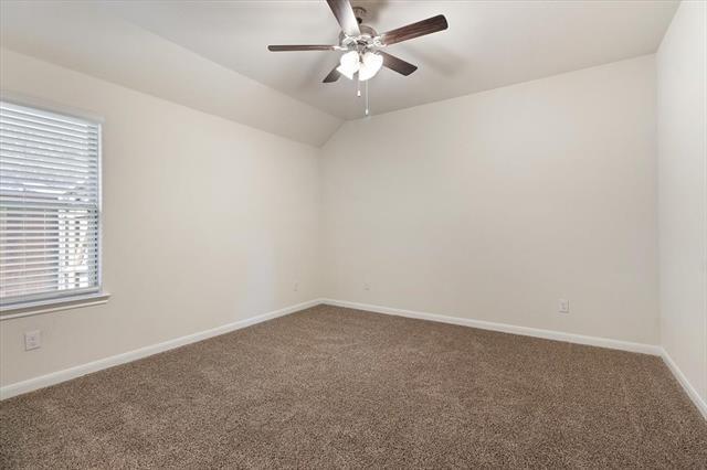Building Photo - 3901 Oak Crk Cir