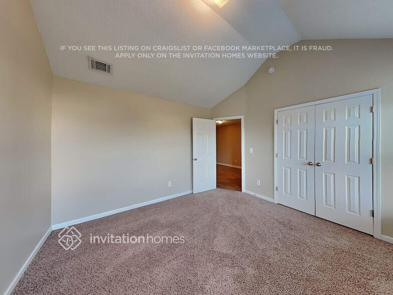 Building Photo - 3502 Rosebud Park Dr