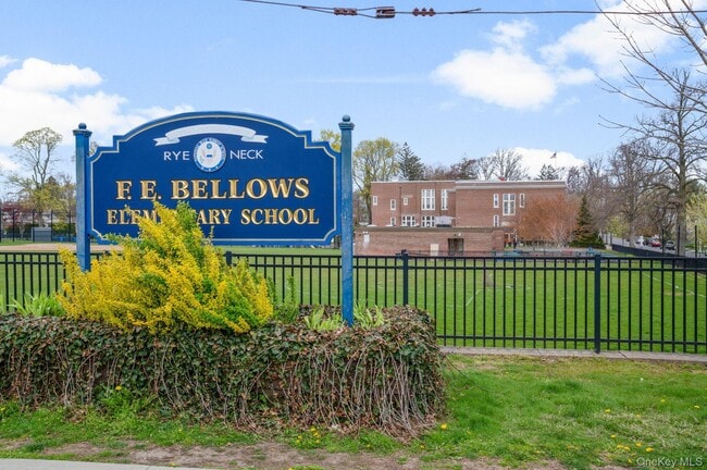 Building Photo - 156 Madison St