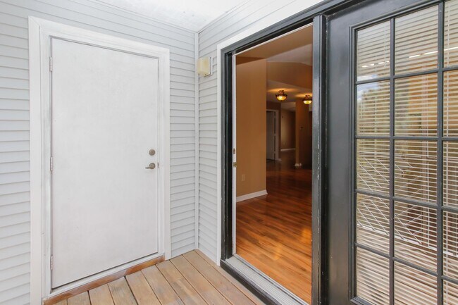 Building Photo - 15207 Harbour Vista Cir