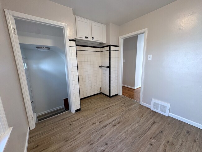 Building Photo - 21311 Beechwood Ave