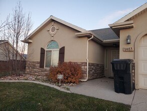 Building Photo - Northern View Subdivision Townhome