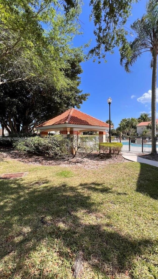 Building Photo - 3350 Pinewalk Dr N