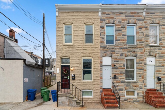 Building Photo - 200 N Glover St