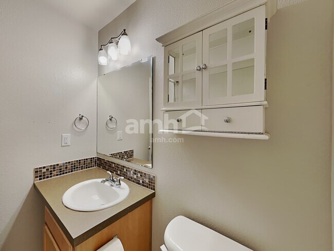 Building Photo - 4418 N Alester Ave