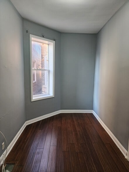 Building Photo - 4909 W Roosevelt Rd