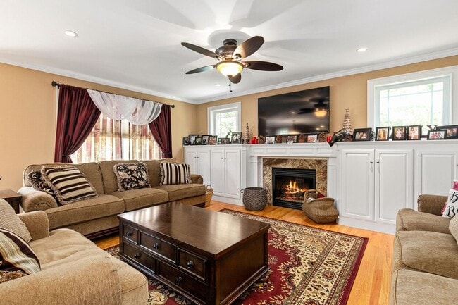 Building Photo - 32 Olive Meadow Ln