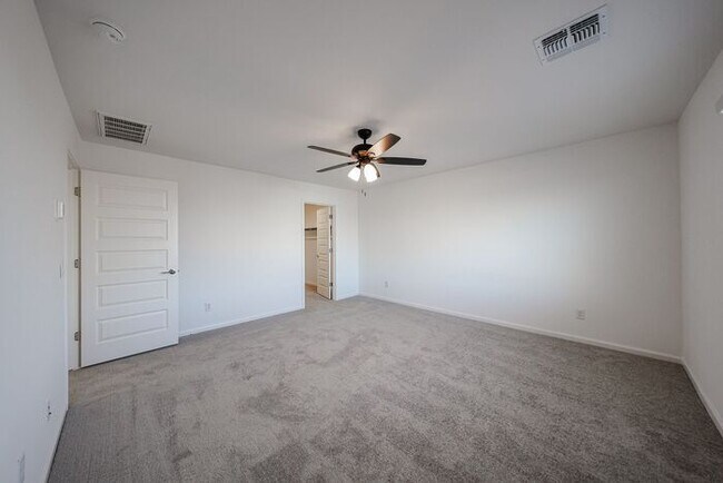 Building Photo - NEW 5 BEDROOM 3 BATHROOM HOME AVILABLE FOR RENT!