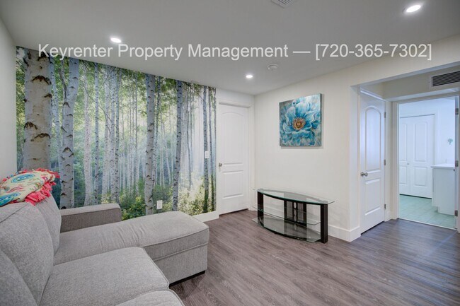 Building Photo - Single Apartment (brand new)