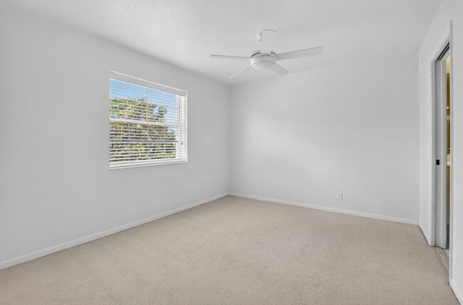 Building Photo - 6362 Brava Way