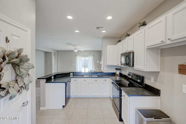 Building Photo - 42027 N Wollemi St