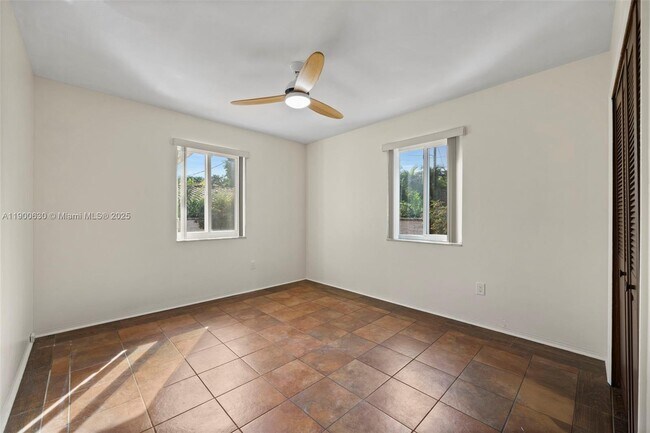 Building Photo - 6150 SW 15th St