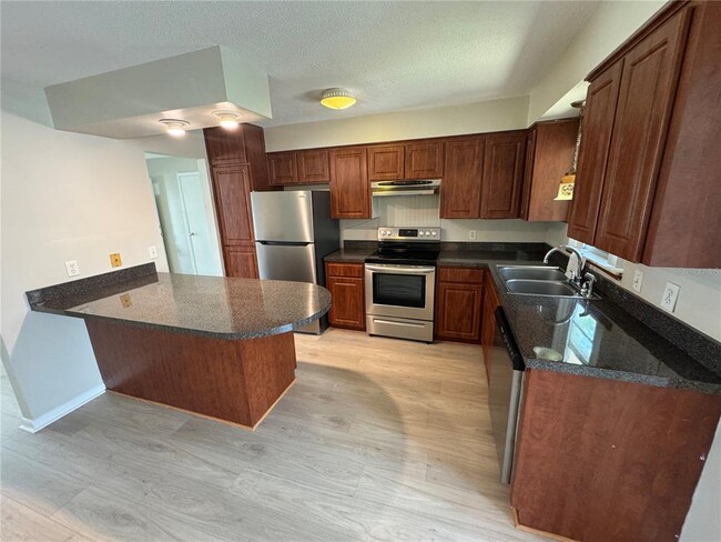 Building Photo - 32641 Lake Eustis Dr
