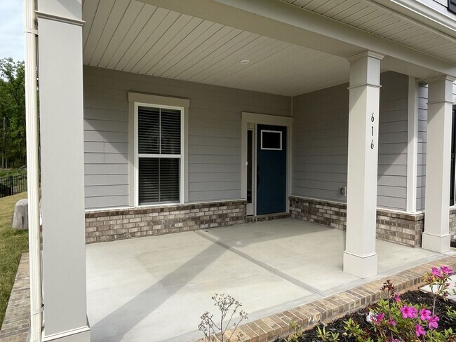 Building Photo - COMING SOON! Spacious 5 Bed home in Stallings
