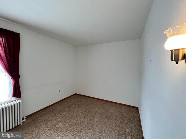 Building Photo - 448 Biddle St
