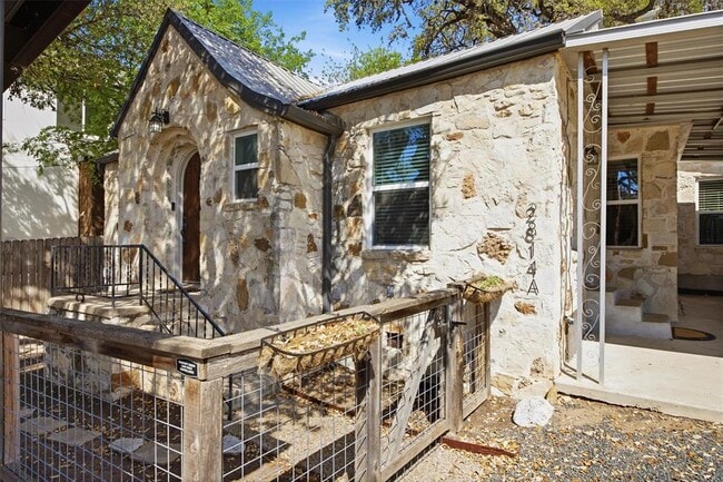 Building Photo - 2814 Oak Springs Dr