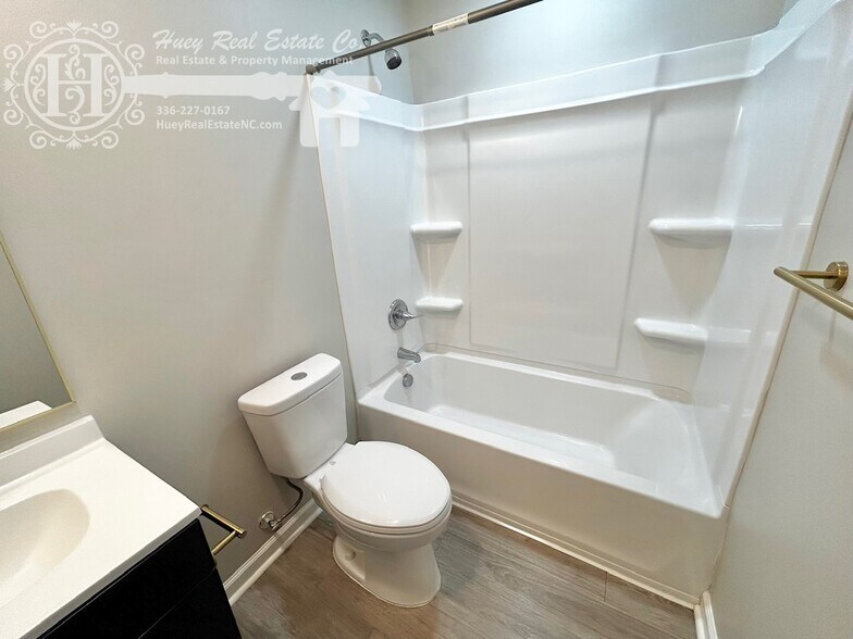 Building Photo - 407 Laurel Hill Dr