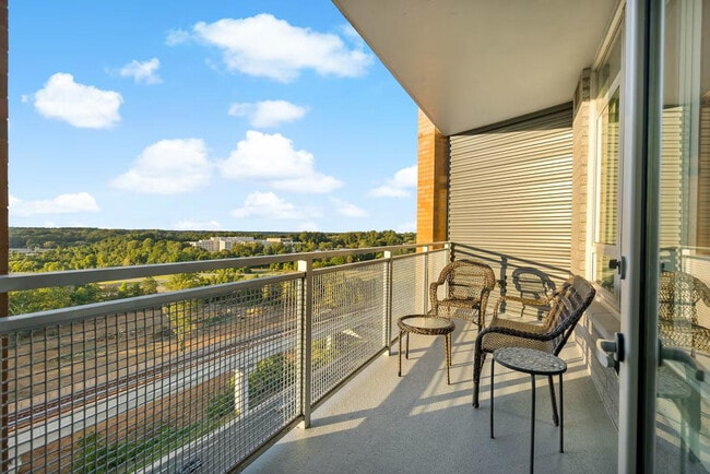 Building Photo - 1585 Anderson Rd