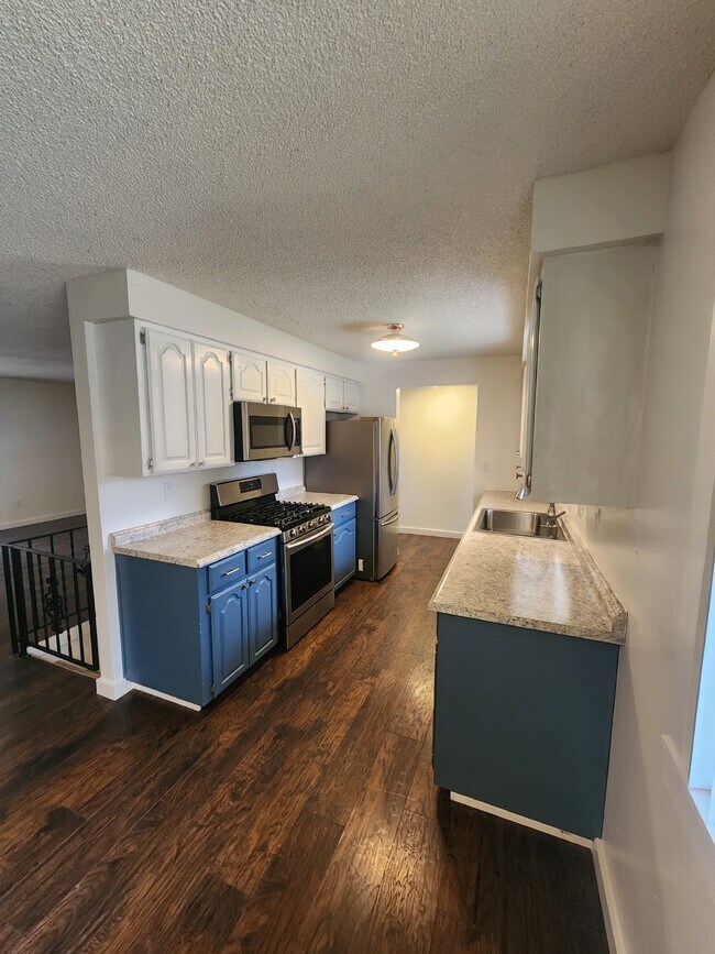 Building Photo - Very Large 3BR, 3BTH, Full Basement, Near Black Bay Park in Post Falls