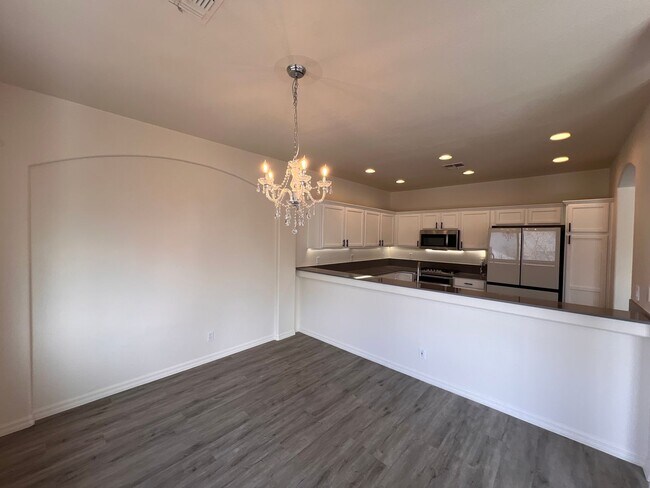 Building Photo - Summerlin Condo - Gated - Community Pool 1 Car Garage