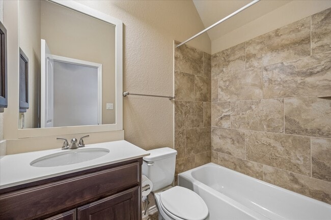 Building Photo - 2919 Rivermist Ln