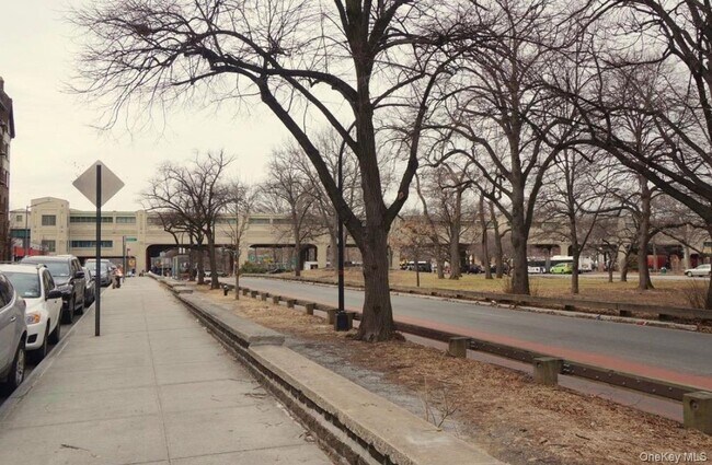 Building Photo - 2187 Holland Ave