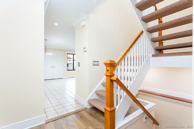 Building Photo - 13 Lawson Ln